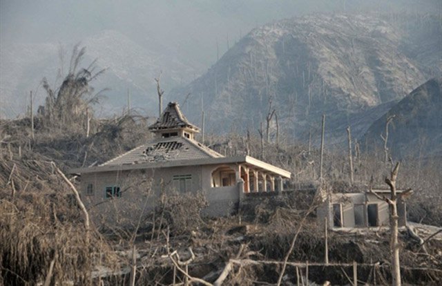 [UPDATED: Pics, Latest Conditions] Donations For Jogja Merapi Victims