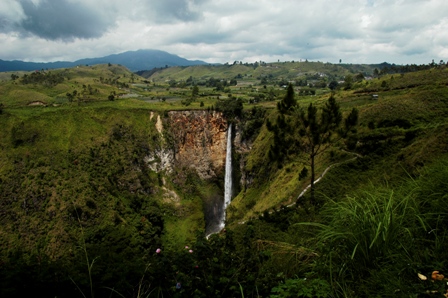 Air Terjun Sipiso Piso