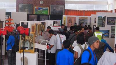 rumah budaya fadli zon saat pameran artefak