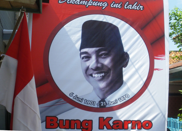Baliho Kampung Pandean (Foto: rosodaras.wordpress.com)