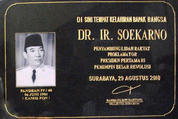Prasasti Rumah Lahir Soekarno (Foto: sekarjepun.com)