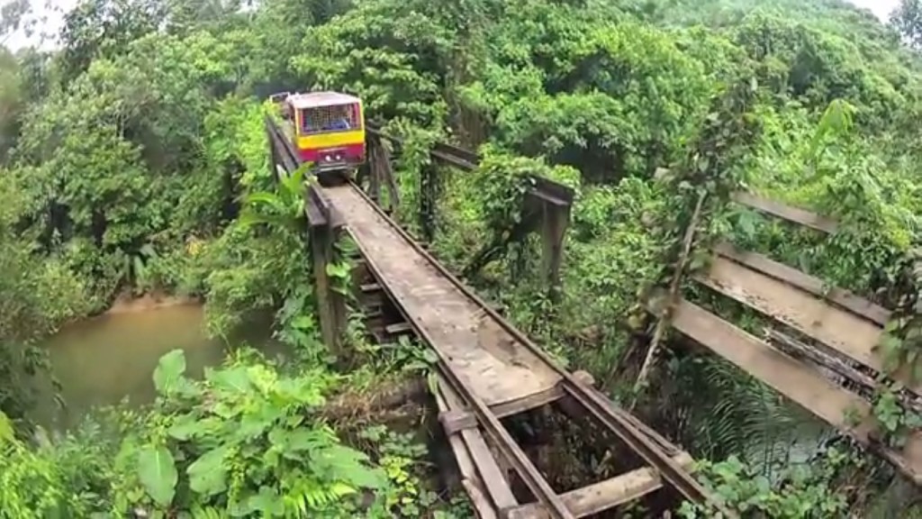 Salah satu Jembatan yang dilalui Molek (Foto: Eddy Hasby / vimeo.com)