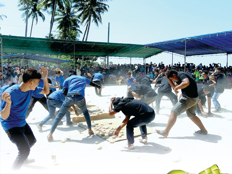 perang ketupat