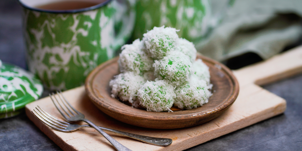 Klepon, salah satu kue tradisional khas Jawa yang rasanya manis | Shutterstock