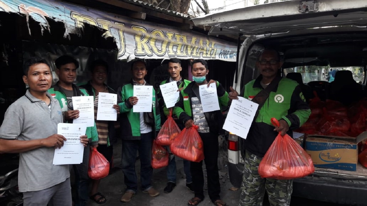 Himeji Express Berbagi Sembako untuk Ojek Online