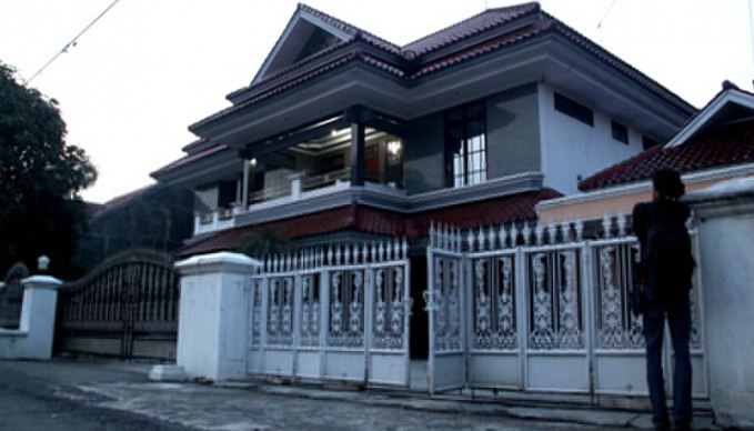 Rumah pemilik usaha warteg.