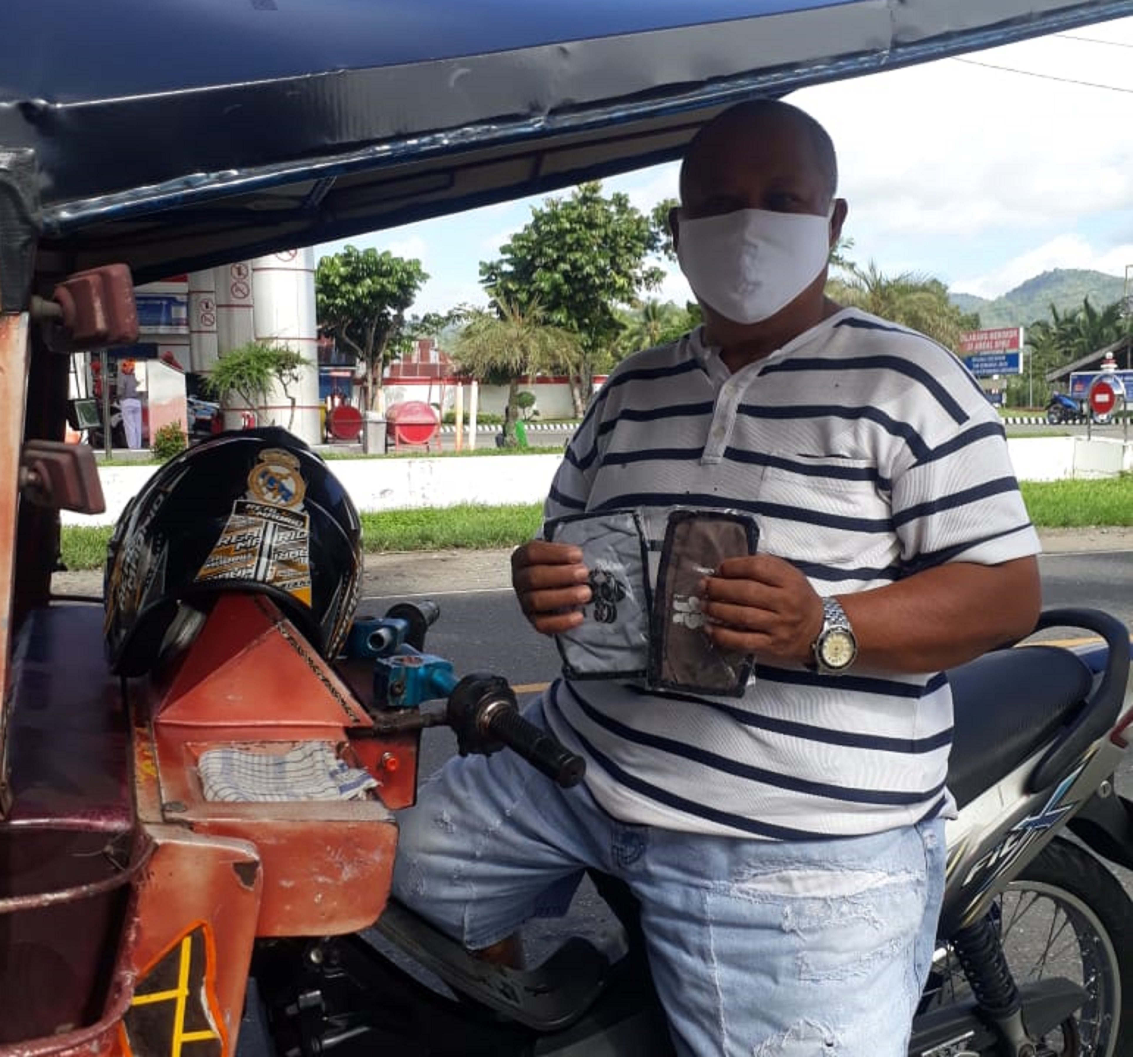 Pembagian masker di Kotamobagu | Foto: Kawan GNFI/Fini