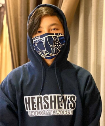 Masker kain Bateeq l Sumber foto: Instagram @shopatbateeq