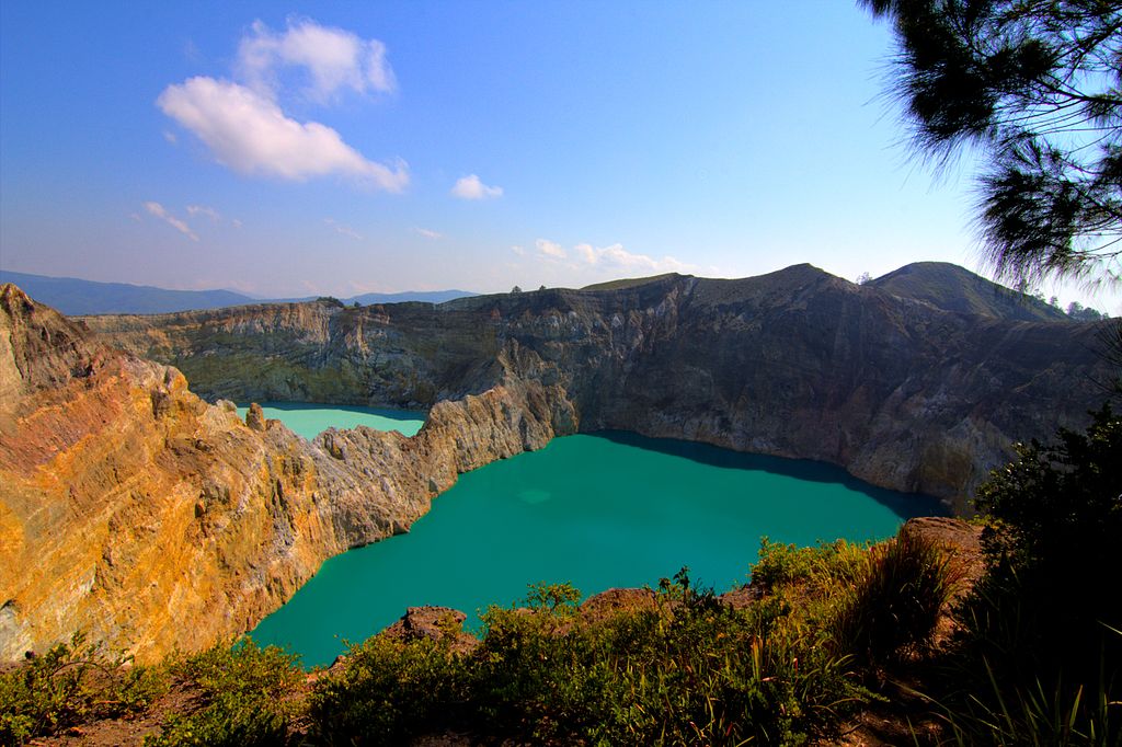 Danau Tiga Warna Gunung Kelimutu.