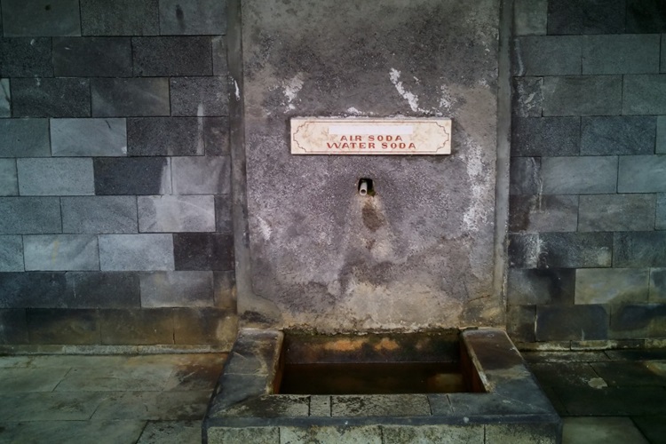 Sapta Tirta, Pemandian yang Memiliki 7 Air Berbeda | Foto: media.iyaa.com