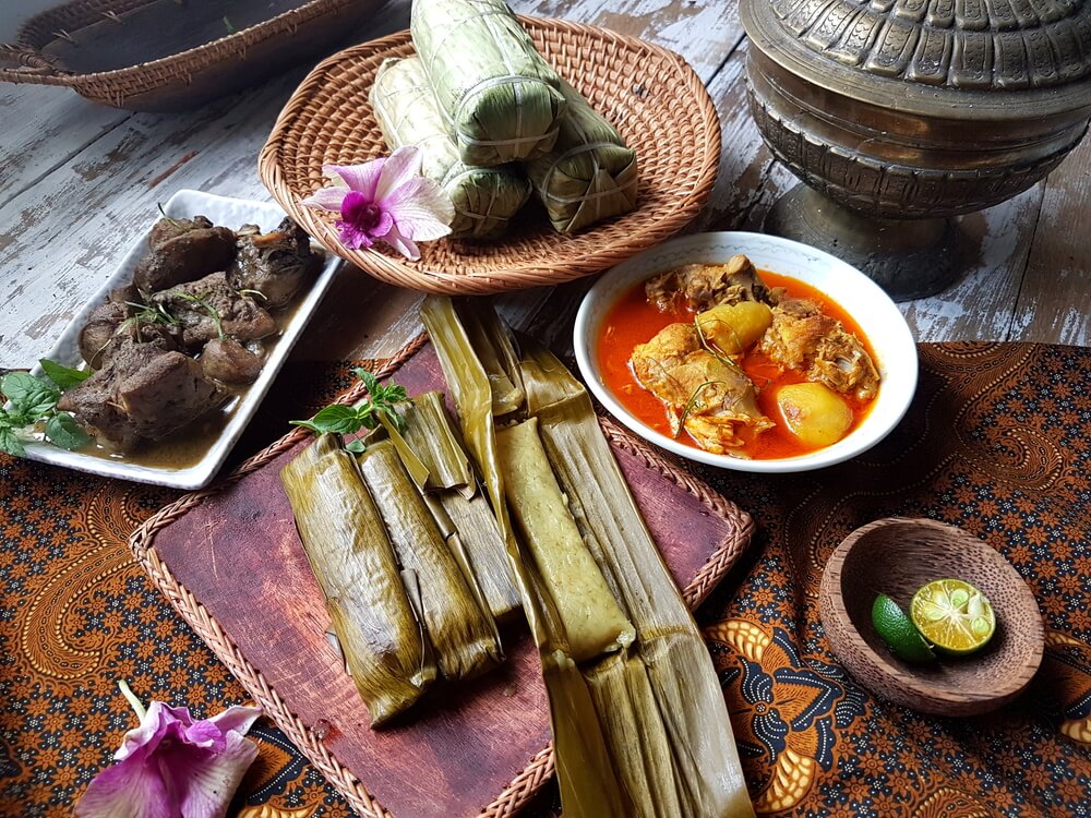 Burasa' makanan khas Warga Bugis dan Makassar saat Idul Fitri