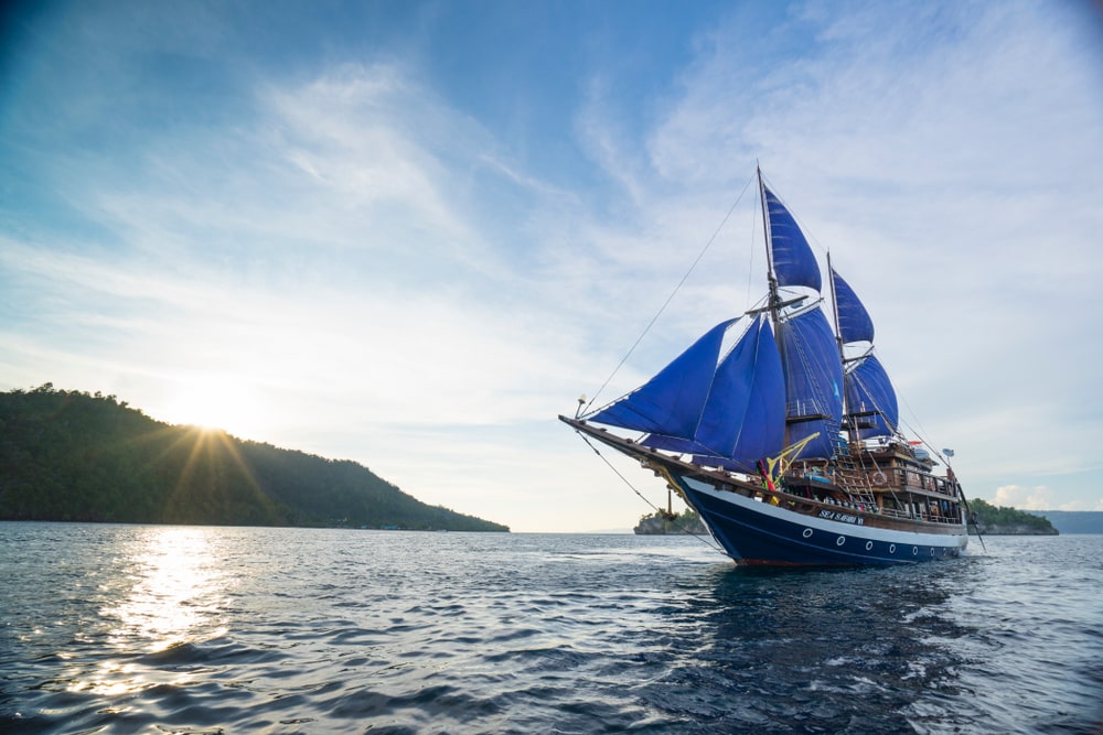 Kapal Phinisi Indonesia