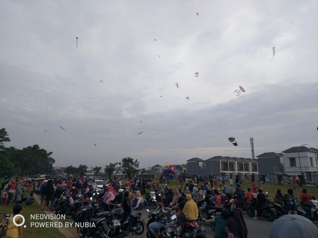 kontes layangan hias