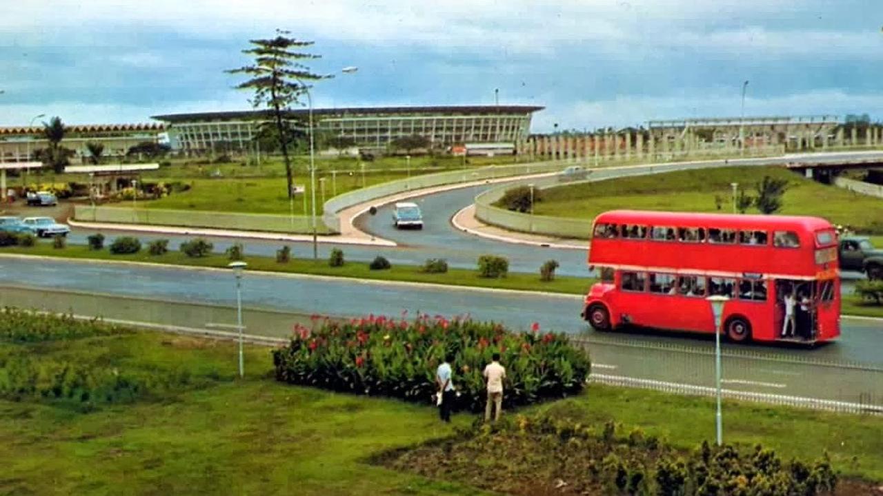 bus tingkat Jakarta