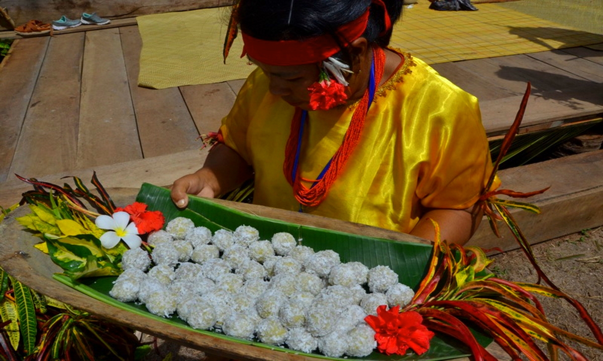 Subbet makanan unik Mentawai | Foto: indonesiadestinations.com