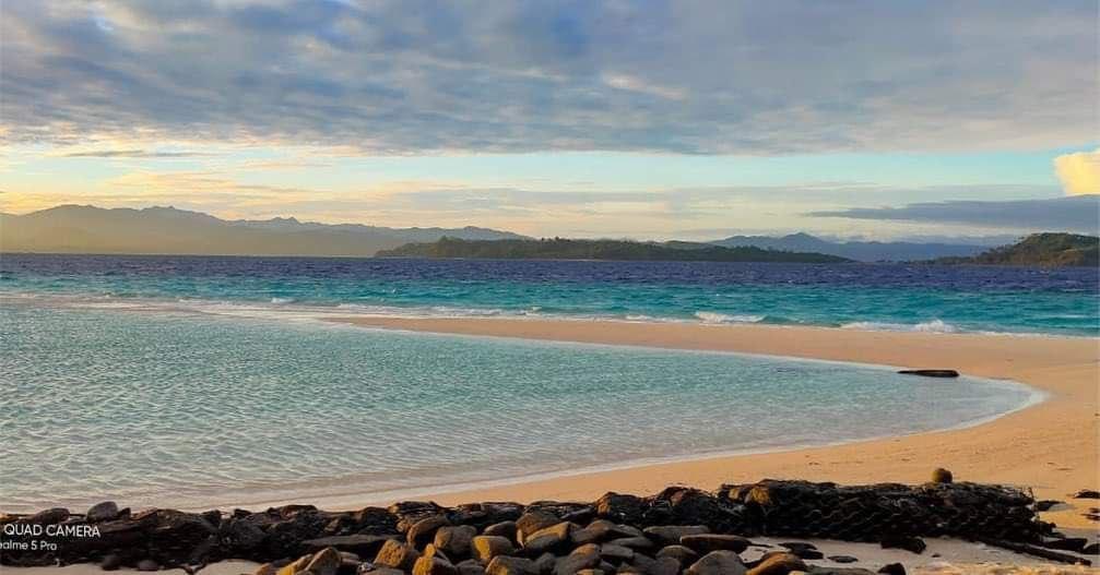 (foto : Facebook Saronde Island)