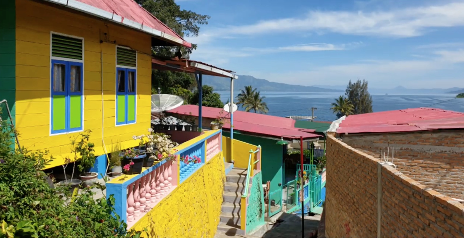 Kampung Warna-Warni Tigarihit | Foto: Shinrai26/YouTube