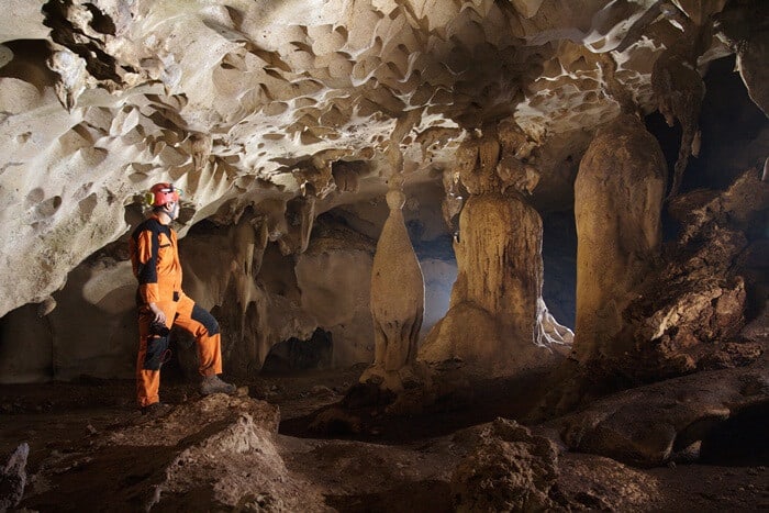 Salah satu gua di Karst Sangkulirang Mangkalihat © itb.ac.id