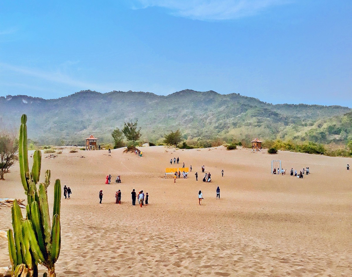 Gumuk Pasir Parangkusumo, Yogyakarta | Foto: diarysivika.com