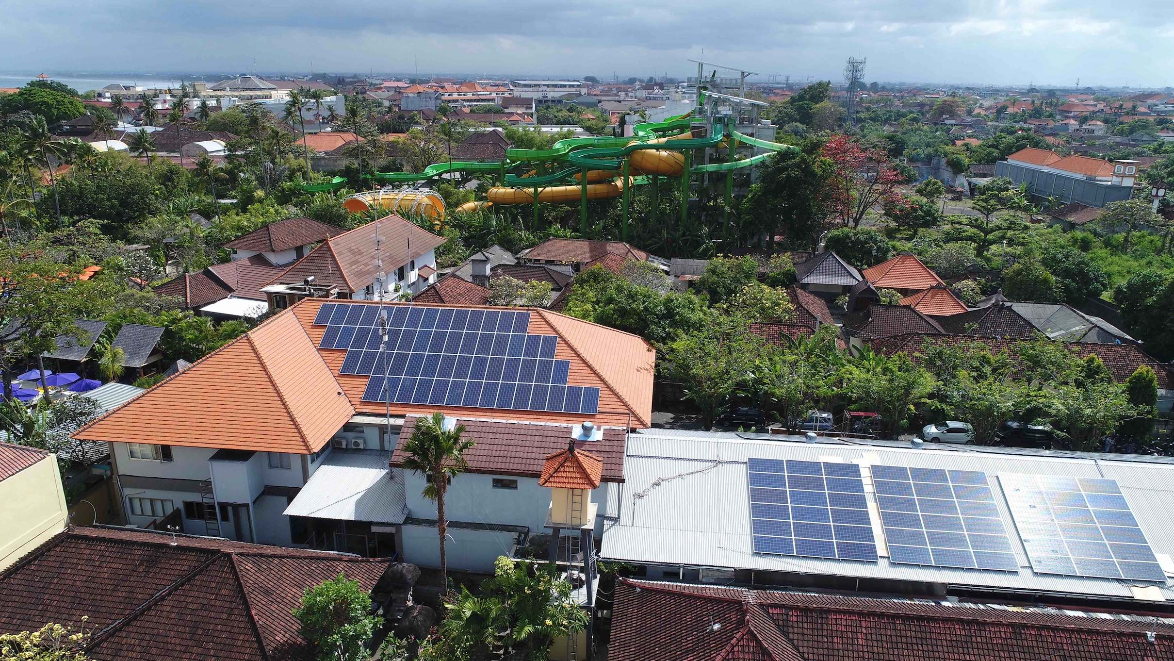Salah satu bangunan di Bali yang menggunakan PLTS Atap | Foto: Dokumentasi Terregra Asia Energi
