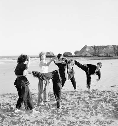 Pencak silat diajarkan di Australia tahun 1982 © National Archieves of Australia