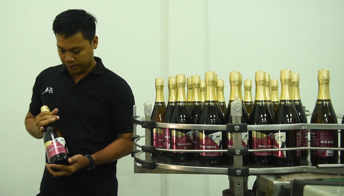 Pekerja di Sababay Winery Bali