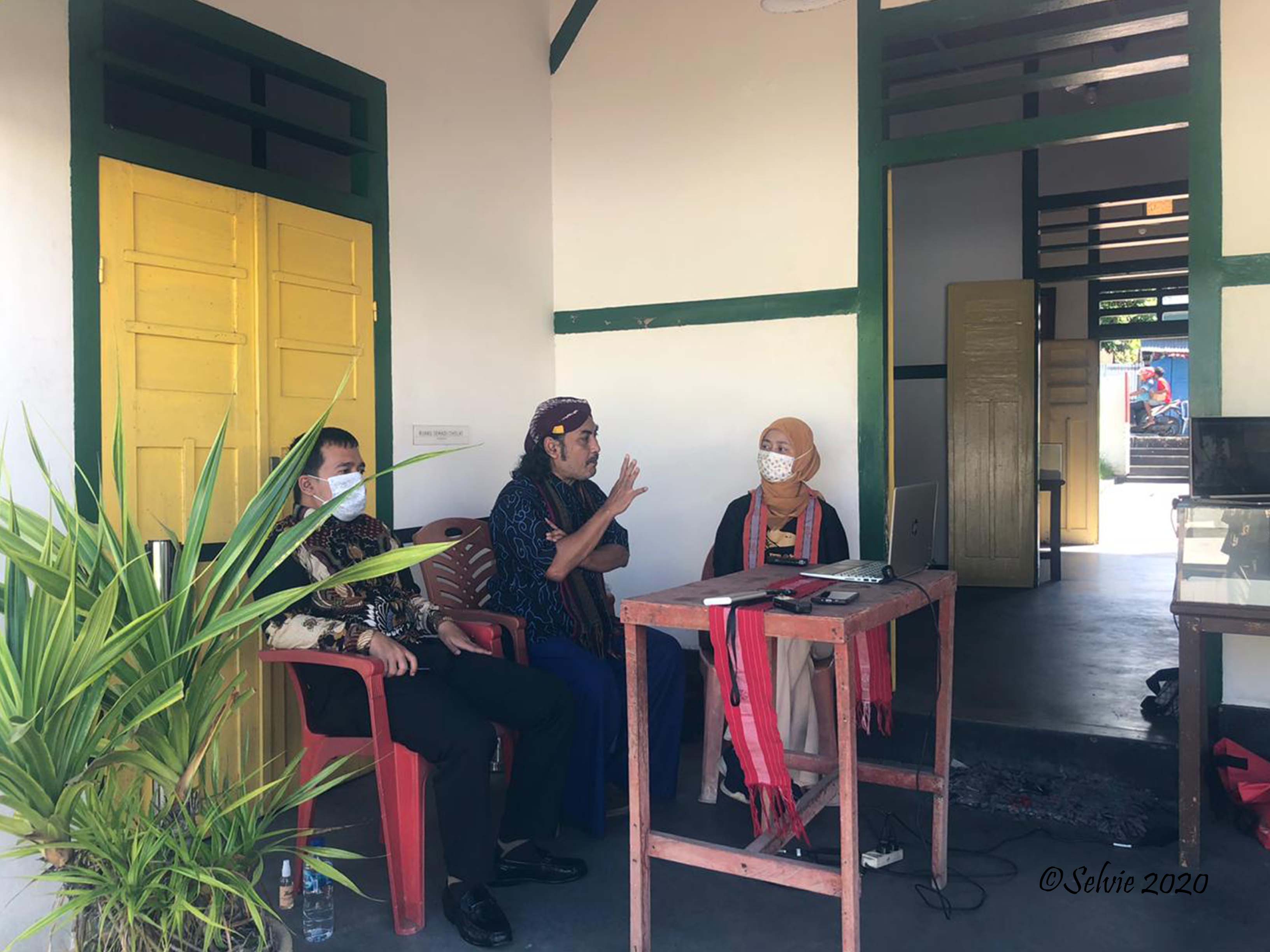 Narasumber Diskusi Napak Tilas Refleksi Penggalian Pancasila Kiri ke kanan: Syaiful Arif, Ngatawi Al Zastrouw dan Selvie Amalia