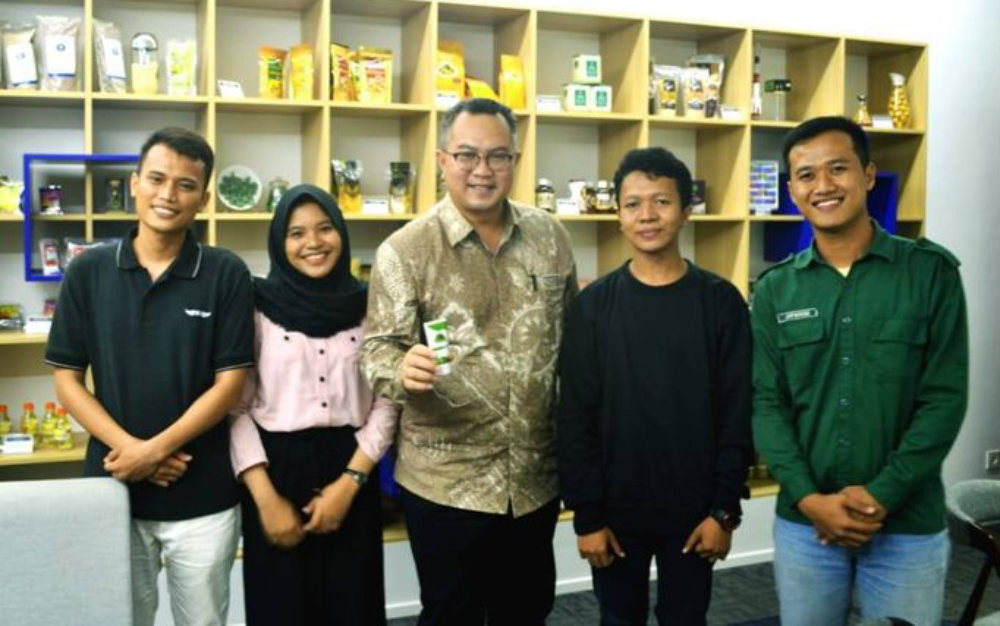 Juwadi dan kawan-kawannya bersama rektor IPB | ptn.ipb.ac.id