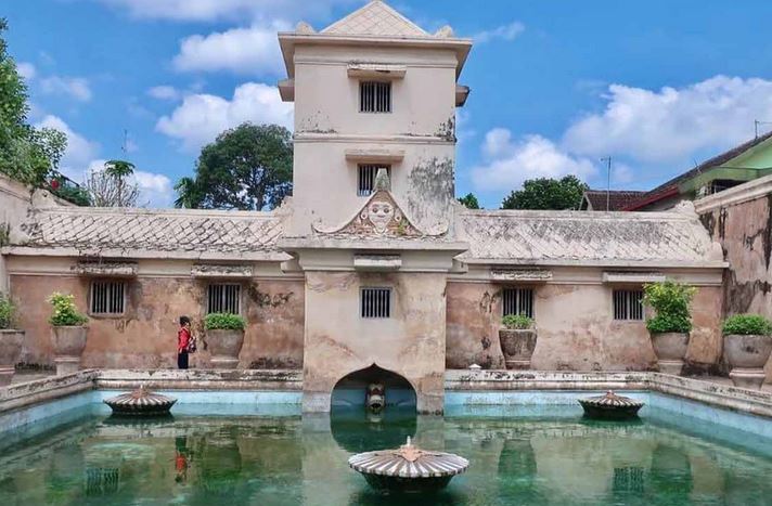 Wisata Sejarah Taman Sari 