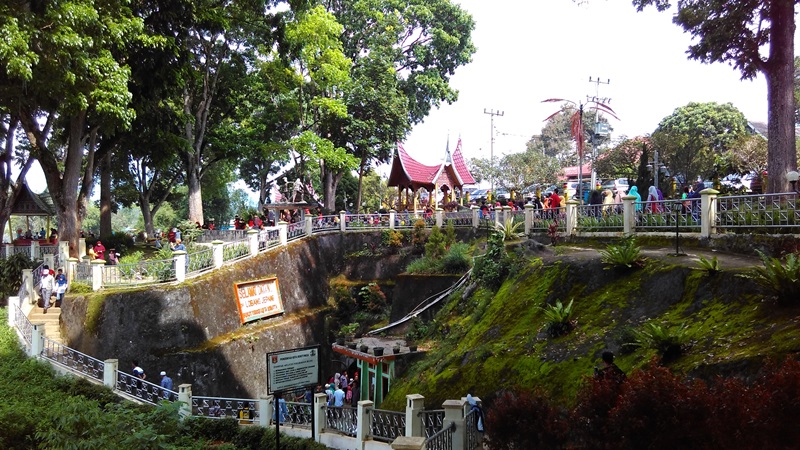 Taman Panorama Bukittinggi | Foto: jauharoh.wordpress.com