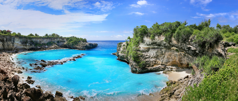Pantai Laguna Biru