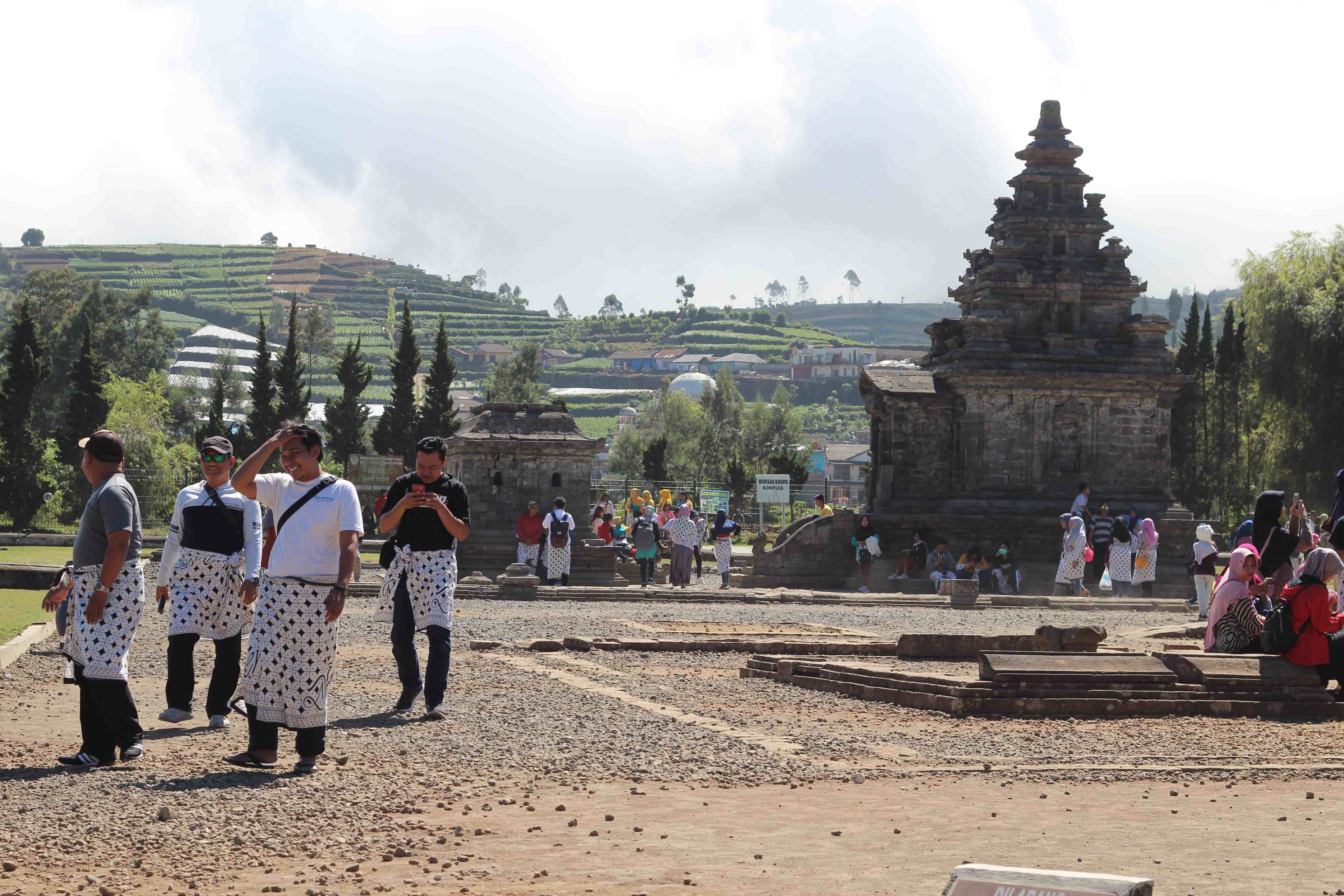 Kawasan wisata Candi Arjuna Dieng merupakan peninggalan kerajaan Hindu Budha tempo dulu