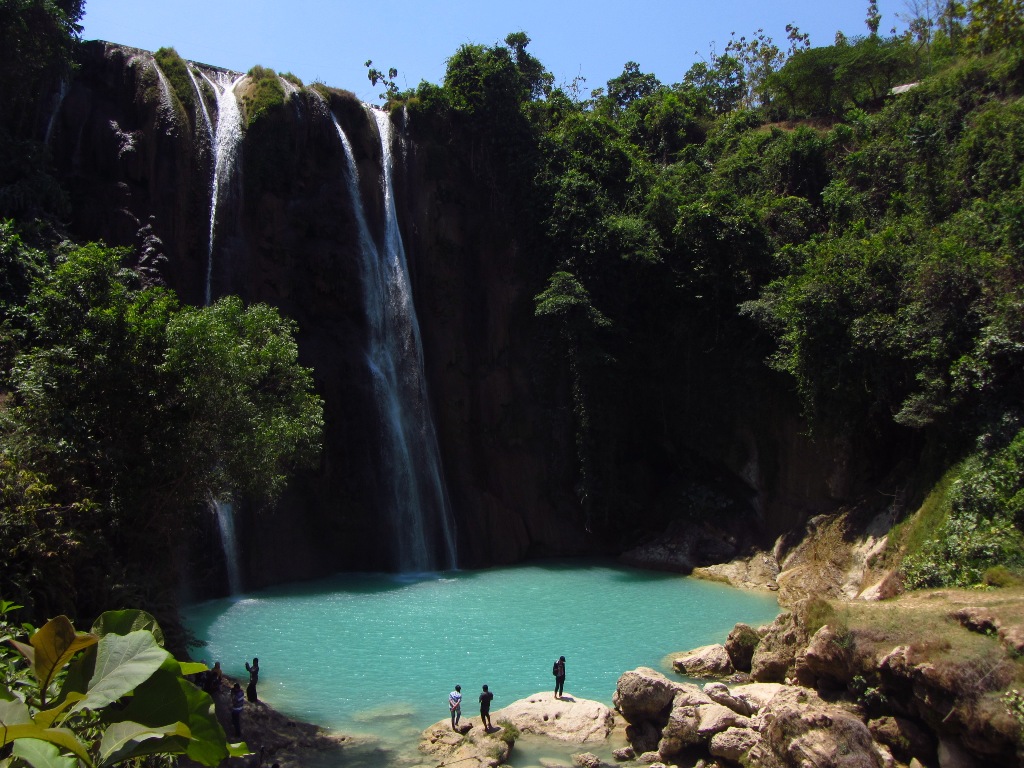 Potret air terjun Nglirip Tuban | Foto: Asliindonesia.net