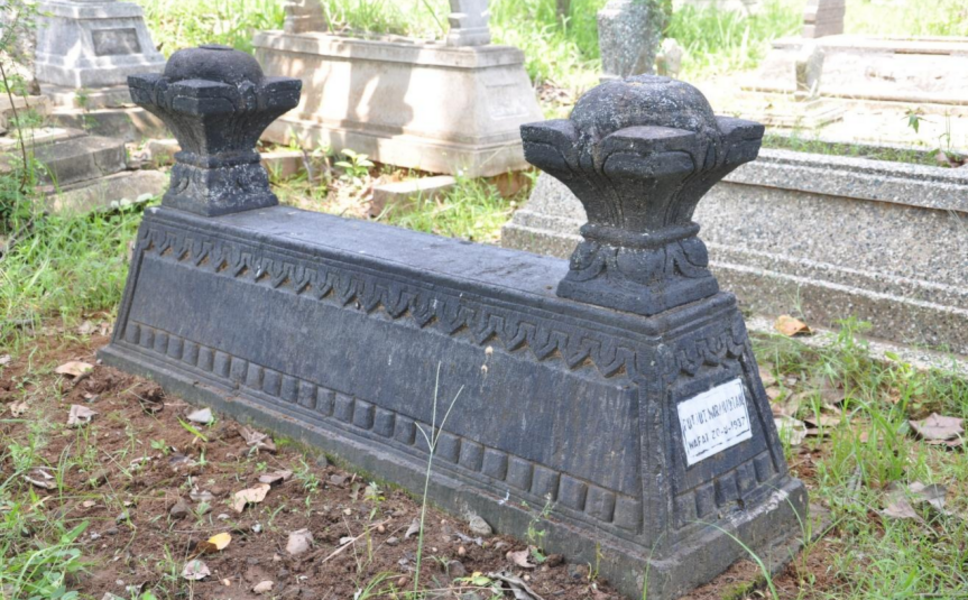 Makam Pocut Meurah Intan