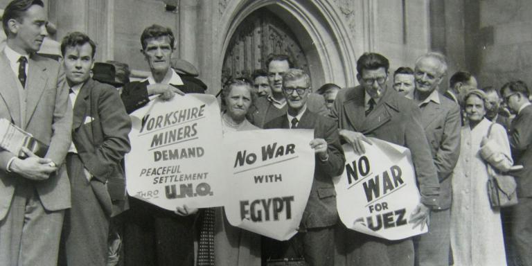 Demo anti perang Suez di Inggris | National Army Museum