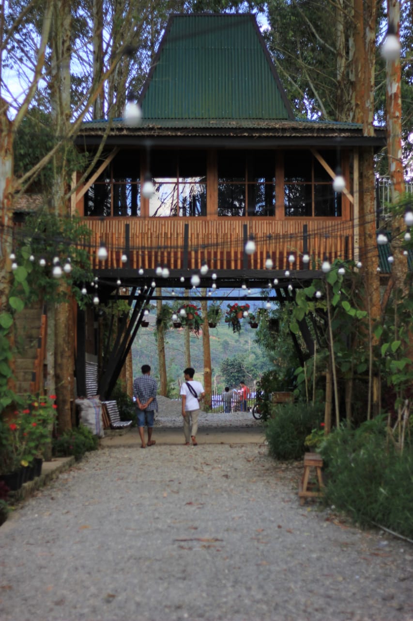 Villa Kayu Putih | Foto : Peter John Aryadi