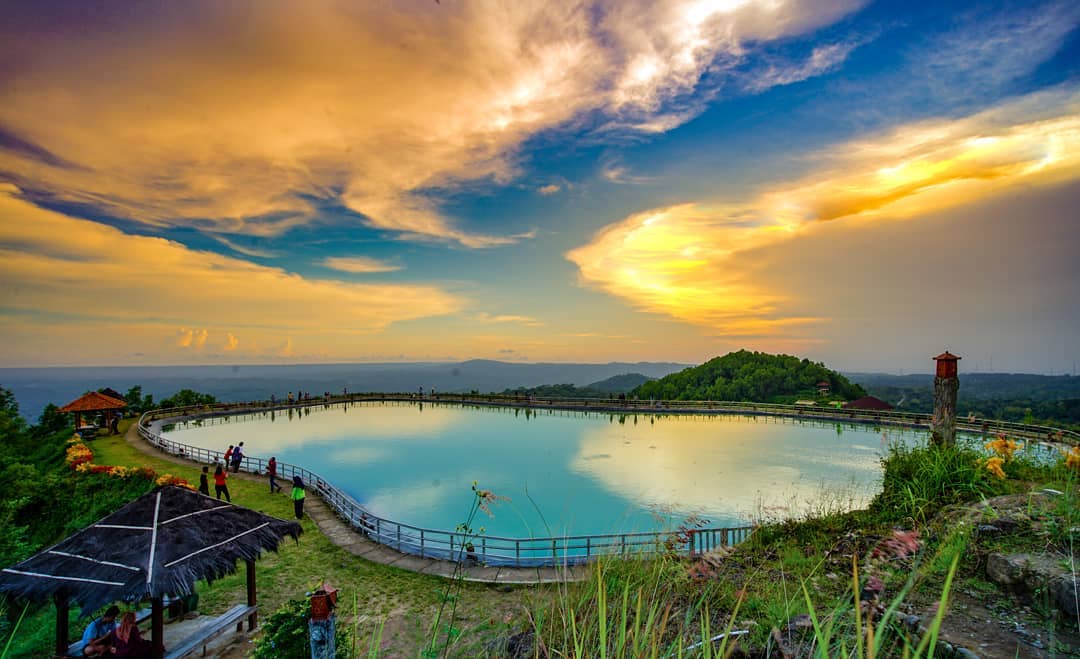 Wisata Embung Nglanggeran, Gunungkidul, Yogyakarta | Foto: lensanuswantara/instagram.com