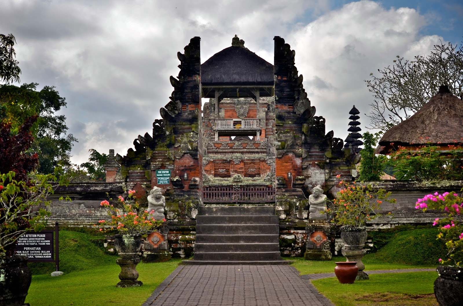 Pura Taman Ayu, salah satu warisan dari Kerajaan Mengwi © Bali Gateway