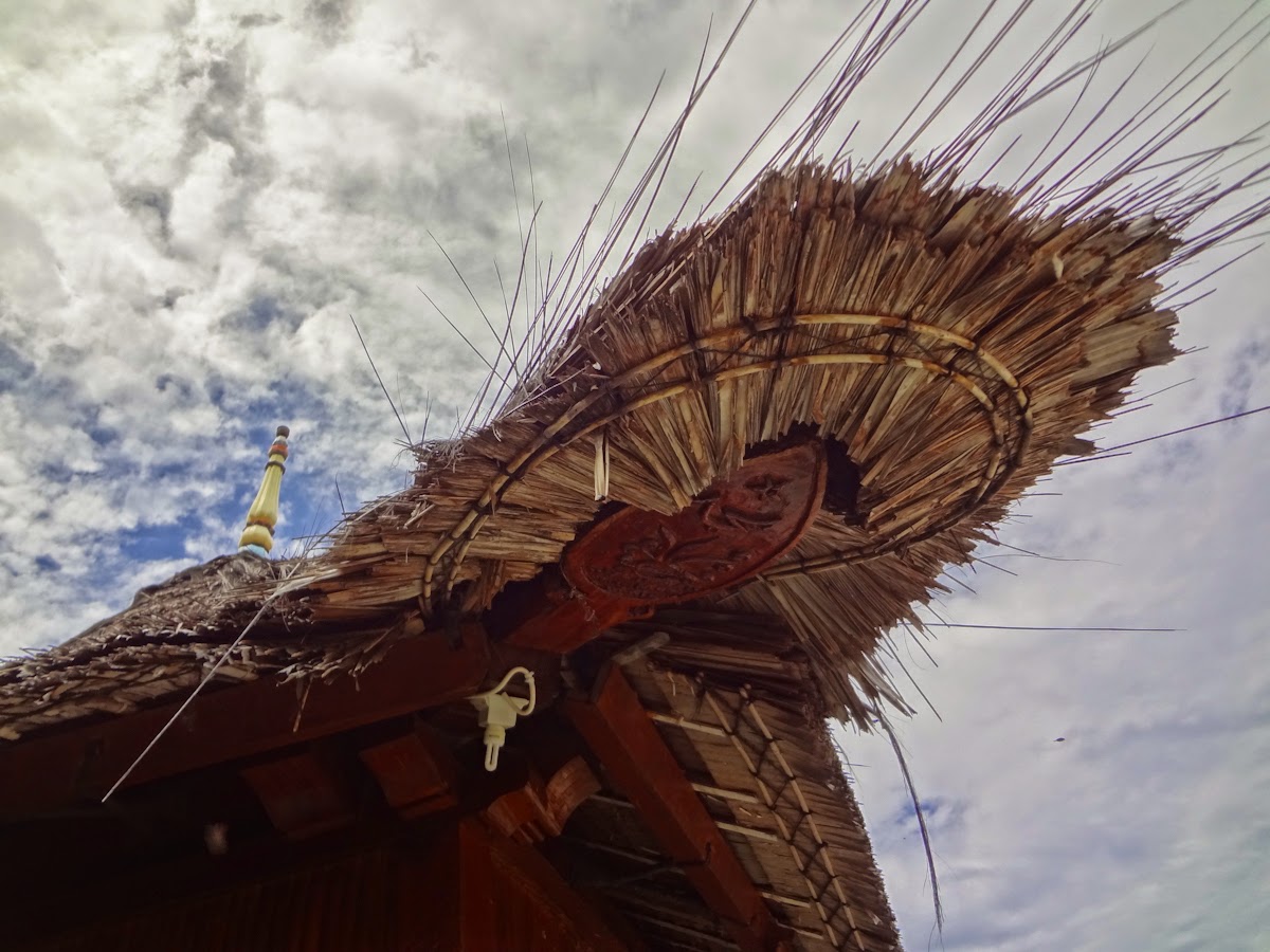 Masjid yang dulunya bernama Imam Rajali ini berganti nama menjadi Masjid Wapauwe dengan artinya, yakni masjid yang didirikan di bawah pohon Wapa. © Traveling Indonesia