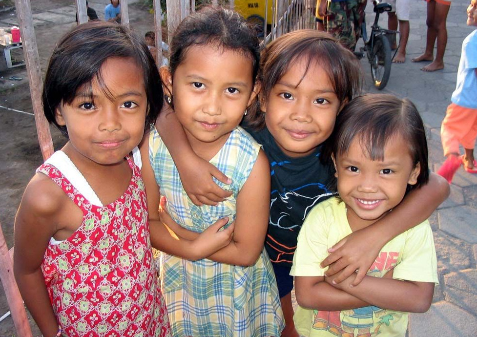 Kelompok rentan yang dimaksud Kemendes PDTT adalah perempuan dan anak-anak © Pinterest