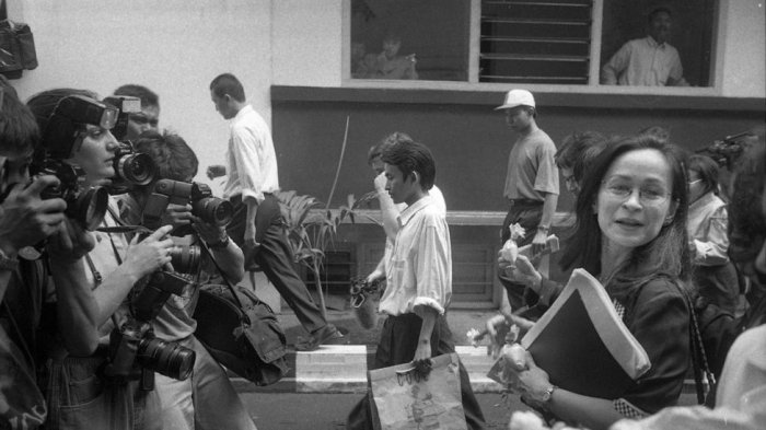 Demonstrasi Suara Ibu Peduli di Monas, (11/5/1998) | Foto: Tribun Medan