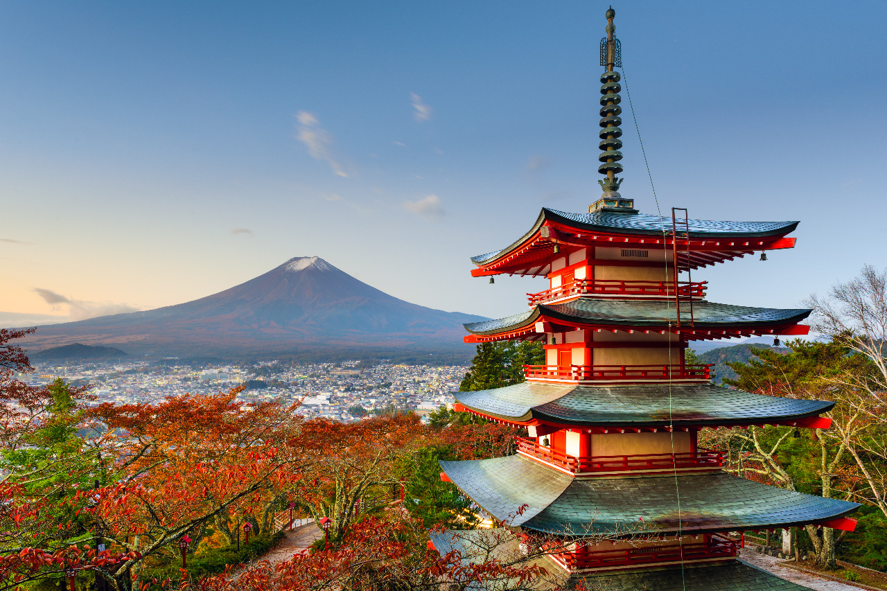 Realiasi investasi Indonesia periode 2018 dan 2020 masih didominasi oleh negara-negara di Benua Asia, salah satu negara dengan realisasi investasi tertinggi di Indonesia adalah Jepang. © Sean Pavone/Shutterstock