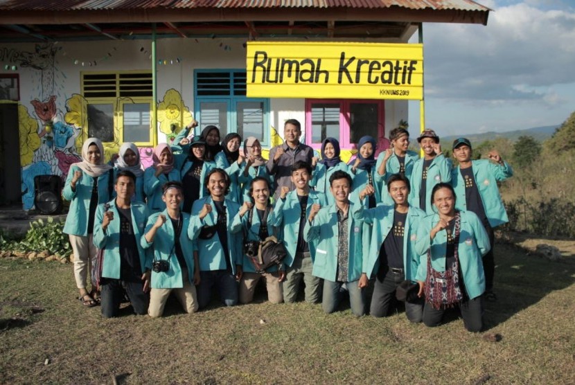 KKN Mahasiswa UNS | Foto: Republika