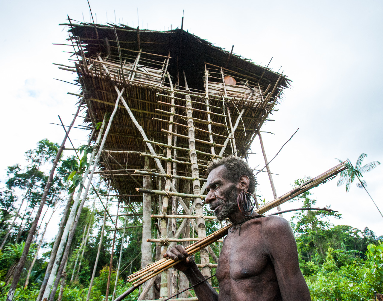 Suku Korowai © Sergey Abinov/Shutterstock