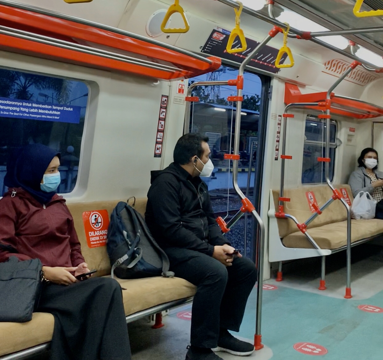 KRL Commuter Solo Yogyakarta dengan protokol kesehatan
