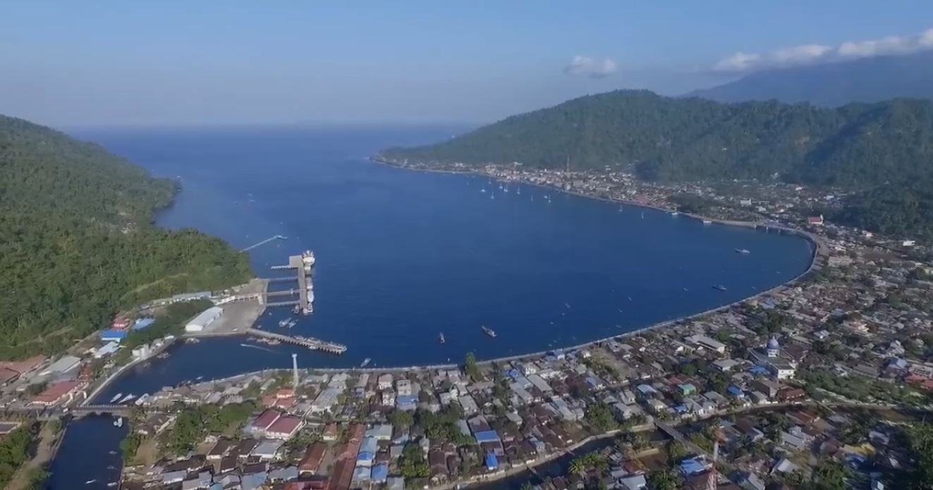 Kota Tahuna, ibukota kabupaten Kepulauan Sangihe | https://www.ppid.sangihekab.go.id/images/kantorgub.jpg