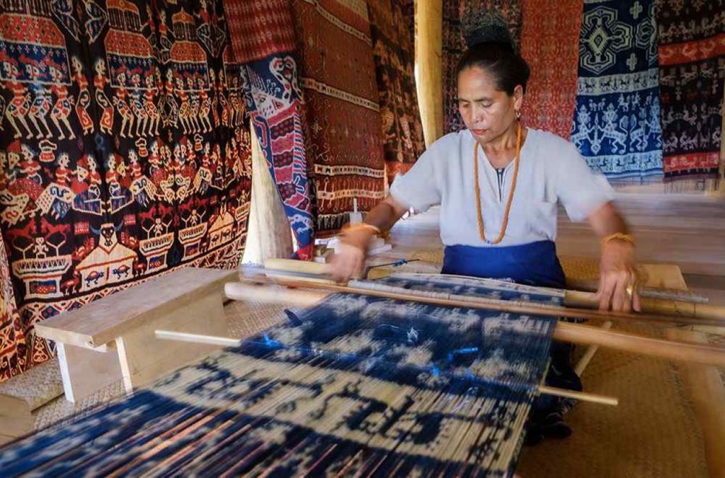 Sumba Ikat Weaving| Foto: Authentic Indonesia