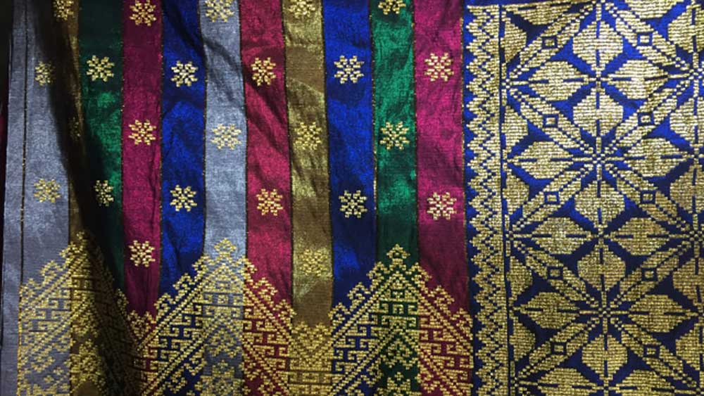 Motif Kain Tenun Siak| Foto: Helinsa Rasputri/Kumparan.com