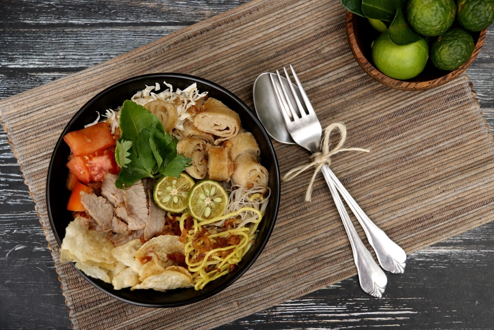 Soto mi Bogor | @Ariyani Tedjo Shutterstock