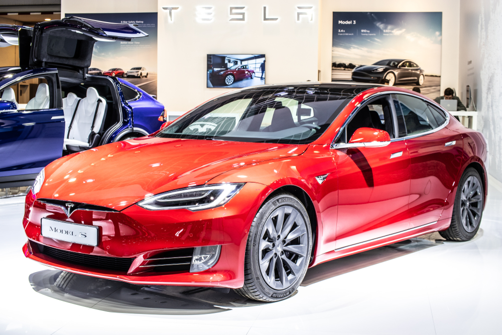 Tesla Model S P100D| @Grzegorz Czapski Shutterstock